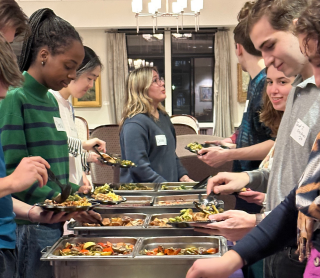 students in buffet line